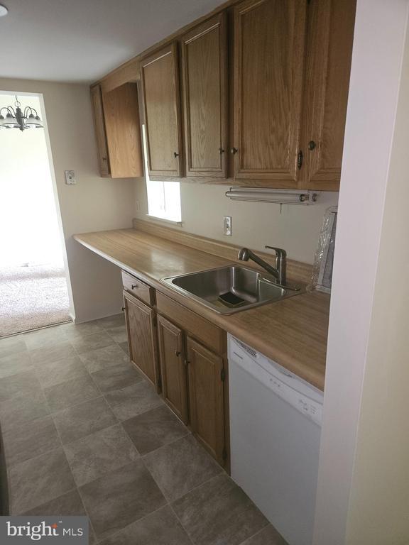 Building Photo - 326 Drummers Ln