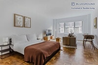 Building Photo - 136 E 55th St