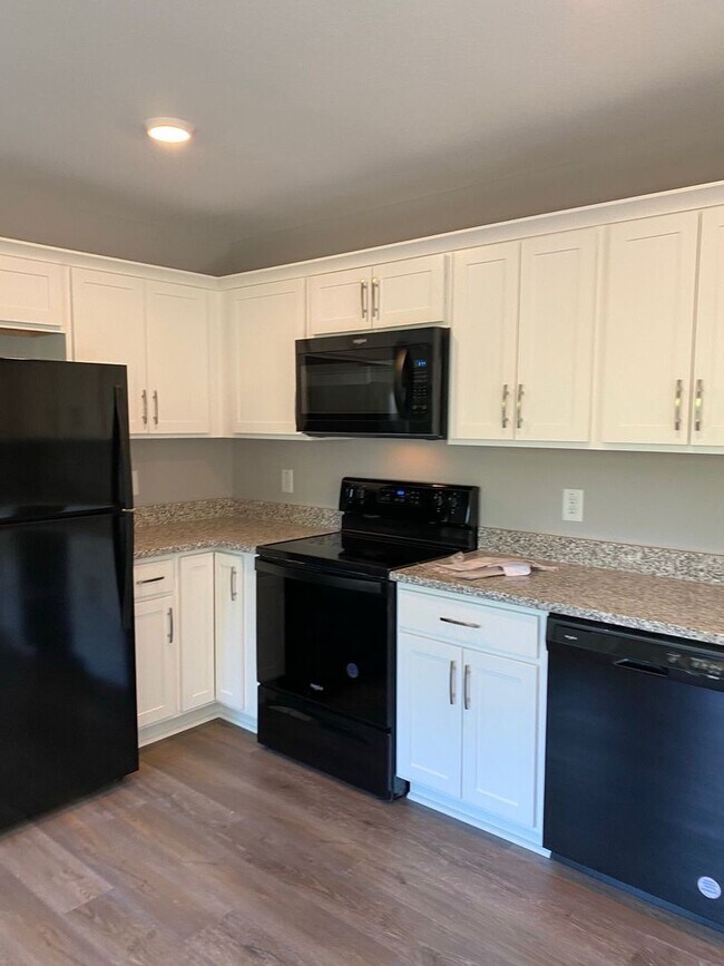 Building Photo - Brand New 2 Story Duplex!!  Close to Downt...