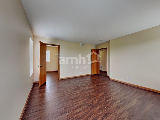 Building Photo - 211 Barrett Dr