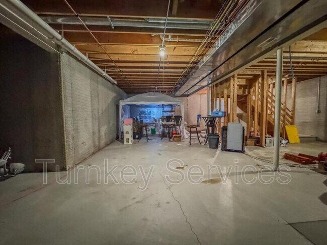 Building Photo - 15222 Curtis Ave