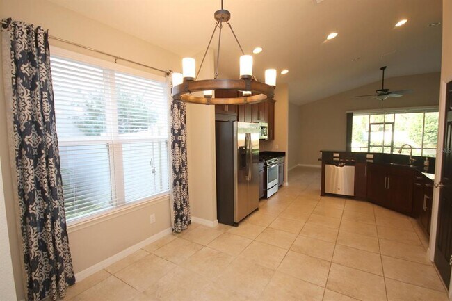 Building Photo - 8827 Sentiero Dr