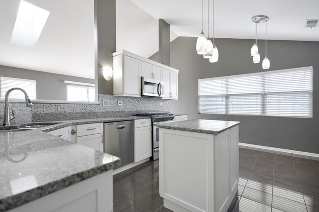 Building Photo - 609 Esla Ct