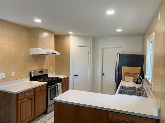 Building Photo - 12411 Burlywood Trail
