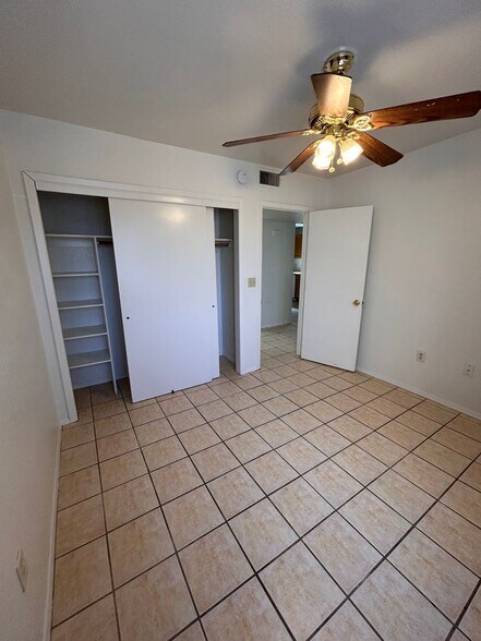 Building Photo - 1150 N Catalina Ave