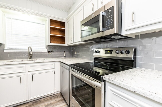 Building Photo - 2/2 in Frenship Schools. LOCATION! 1/2 off first months rent!