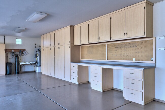Building Photo - 27115 N 44th St