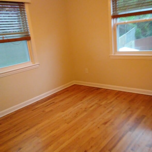 Bedroom - 5830 Biscayne Dr