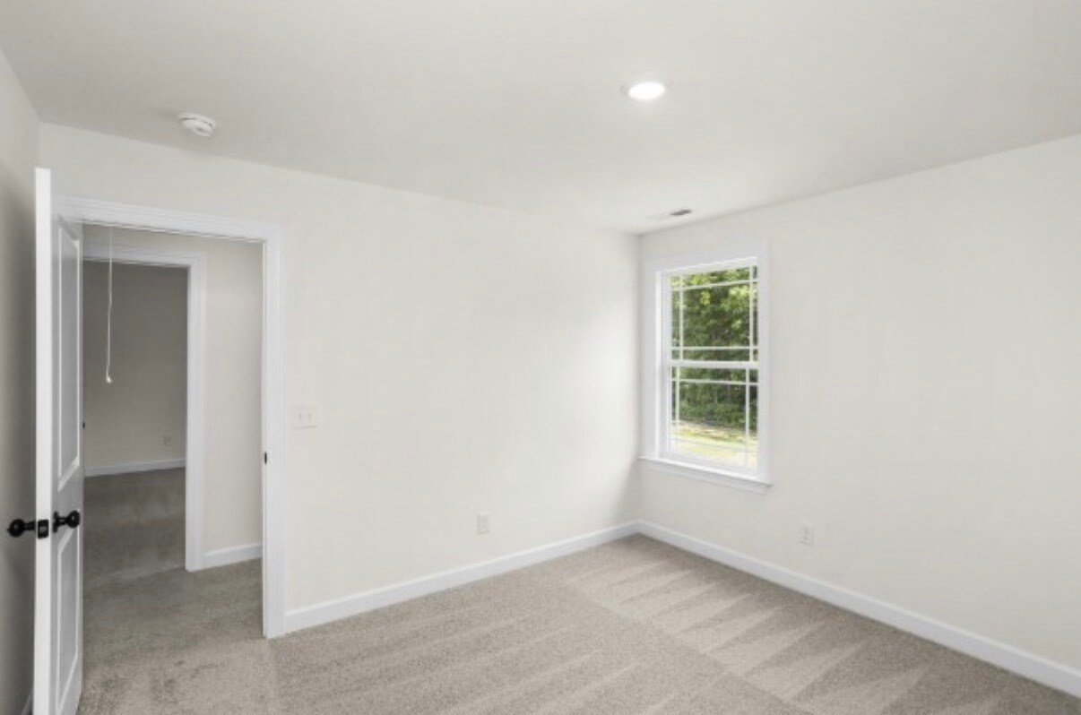 Building Photo - 5021 Salient Dr