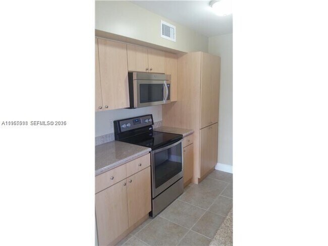 Building Photo - 300 NE 191st St