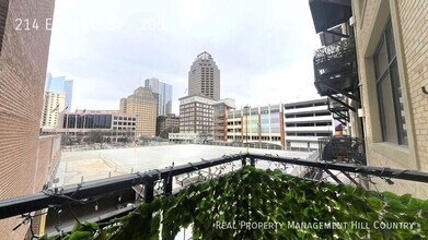 Building Photo - Modern Downtown Living in the Heart of San...