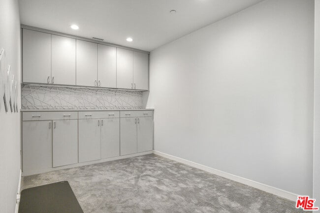 Building Photo - 20254 Liverpool Way