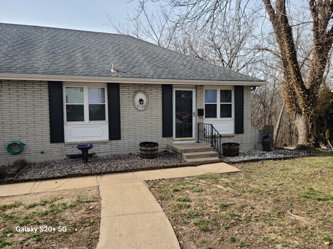 Primary Photo - 7131 NW Country Club Ln