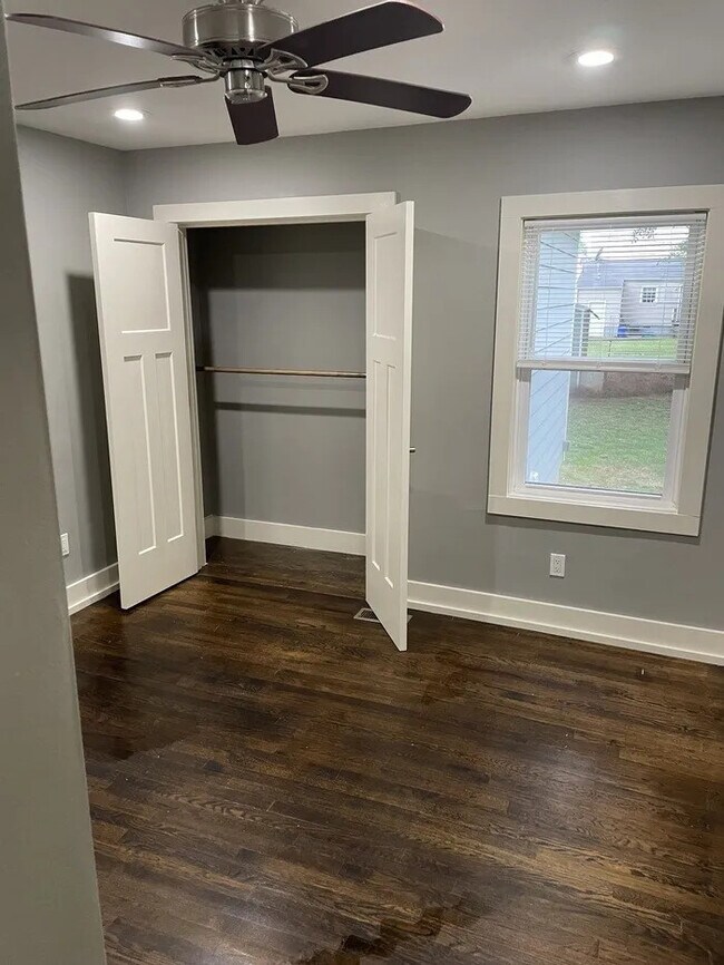 Building Photo - 2 Bedroom 1 Bathroom