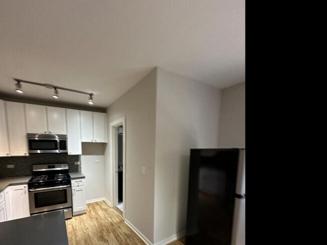Building Photo - 0 bedroom in Chicago IL 60647