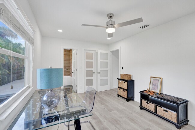 Building Photo - 3018 Spanish Trail