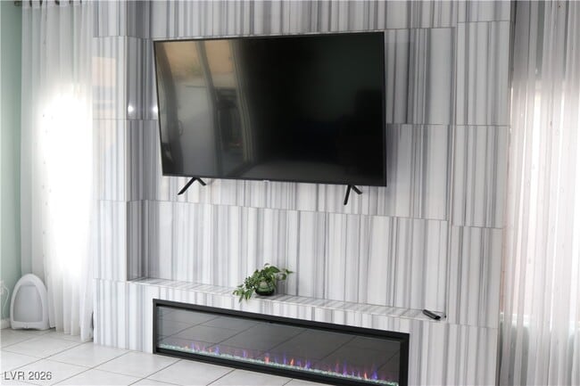 Building Photo - 10 Vicolo Sebino