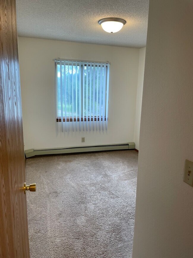 Building Photo - FIRST MONTH FREE RENT WITH SIGNED 12 MONTH LEASE