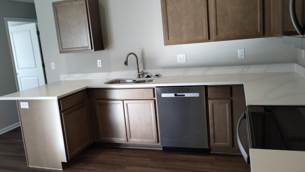 Building Photo - 1505 Coventry Ct