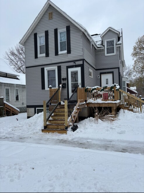 Building Photo - 1100 Lincoln Ave NW