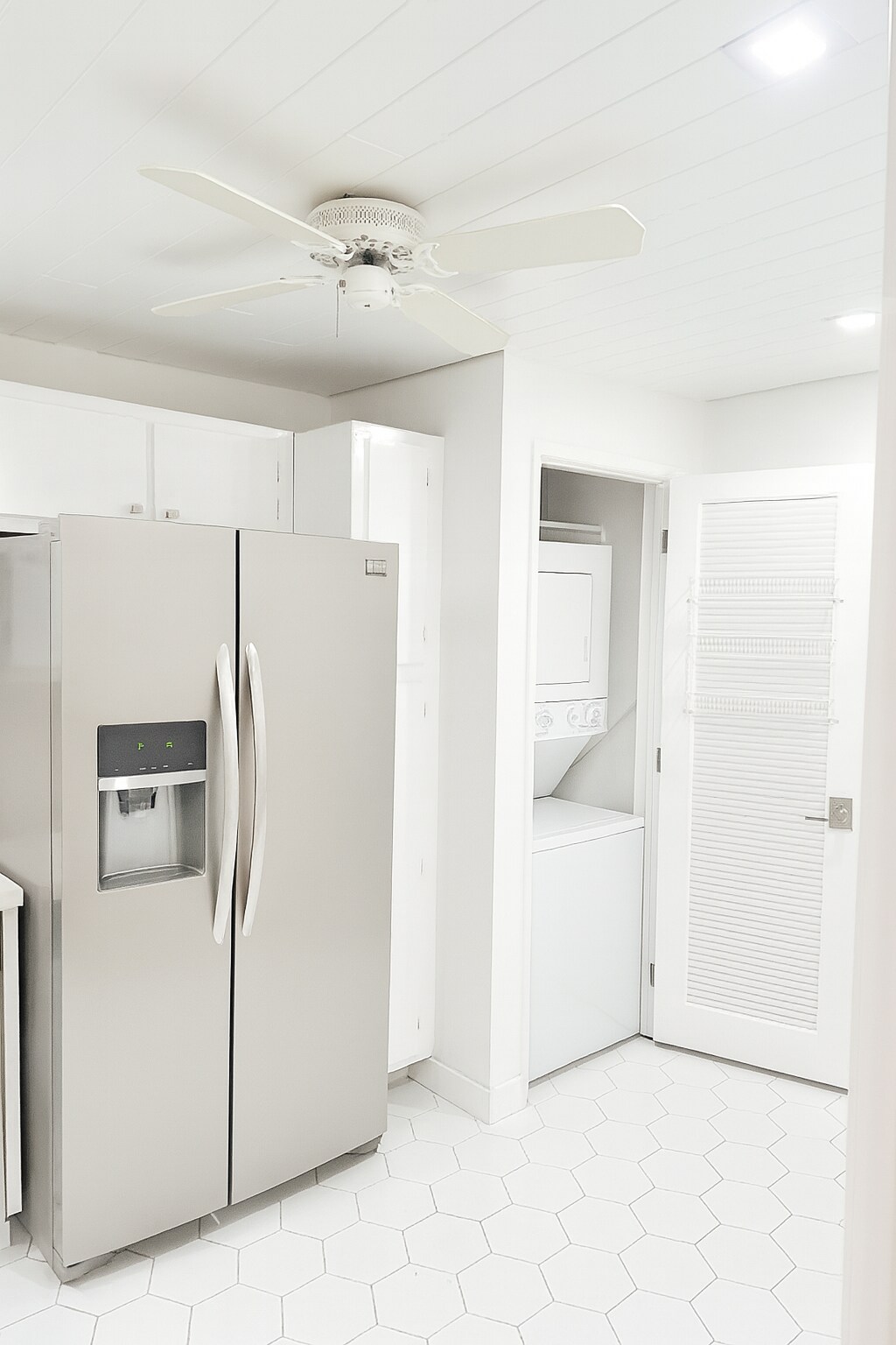 Kitchen with In-Unit Washer/Dryer - 4030 W Palm Aire Dr