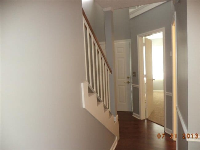 Building Photo - End Unit Townhome in the Villages of Brentwood