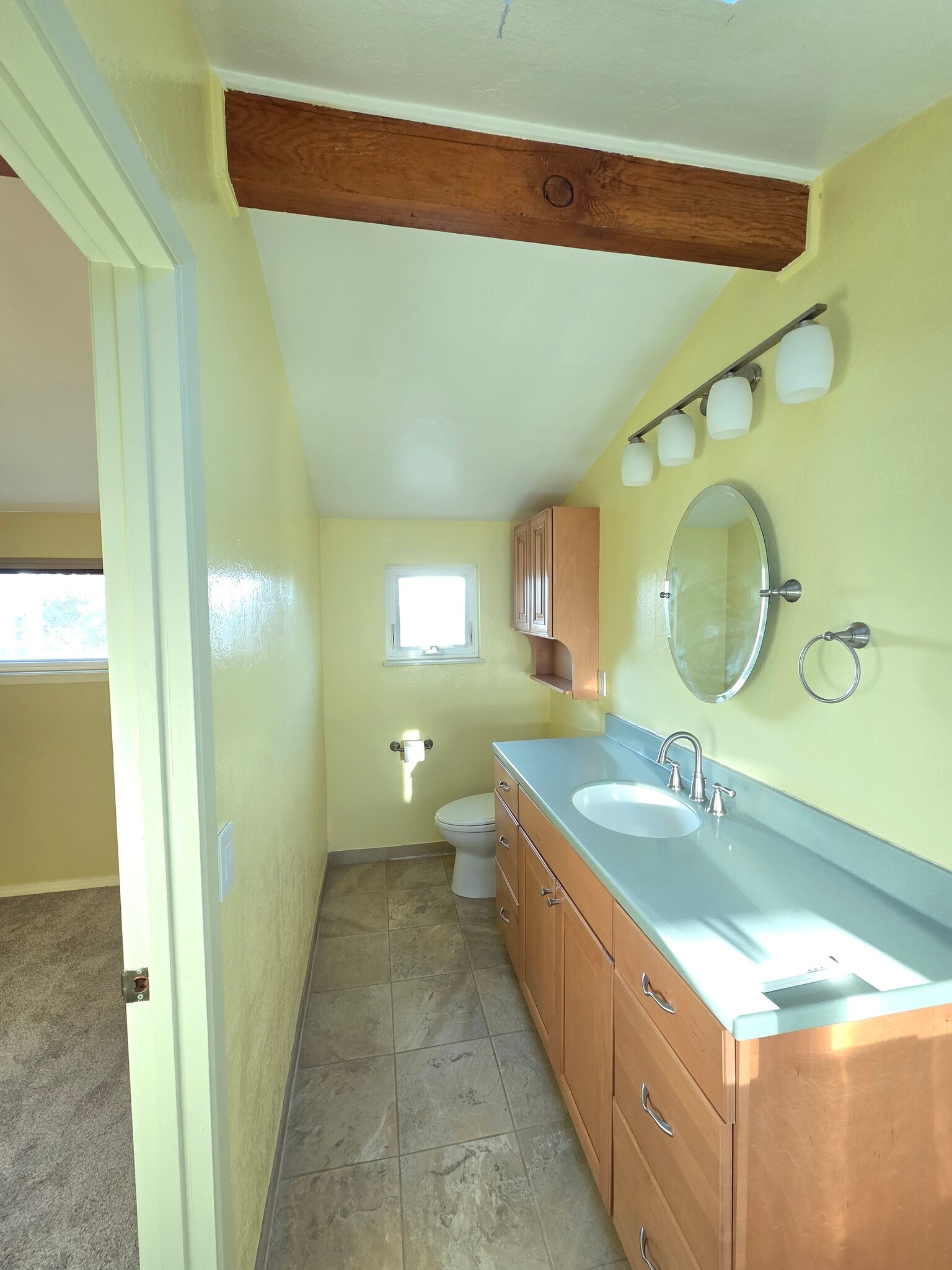 Nice bathroom. Vanity light is being replaced. - 2753 Sulphur Dr