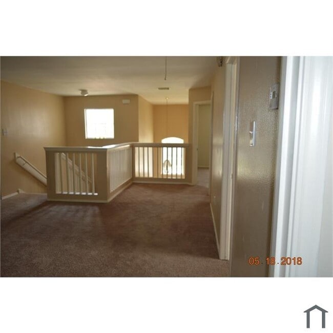 Building Photo - 815 Hillock Bluff Cir