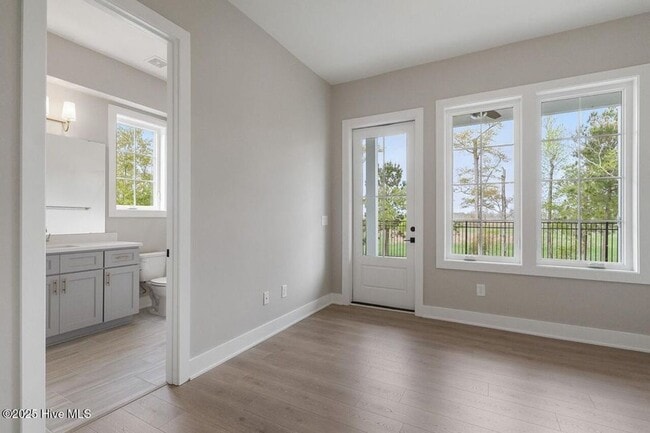 Building Photo - Brand new georgous 4 bed 3.5 bath townhome...
