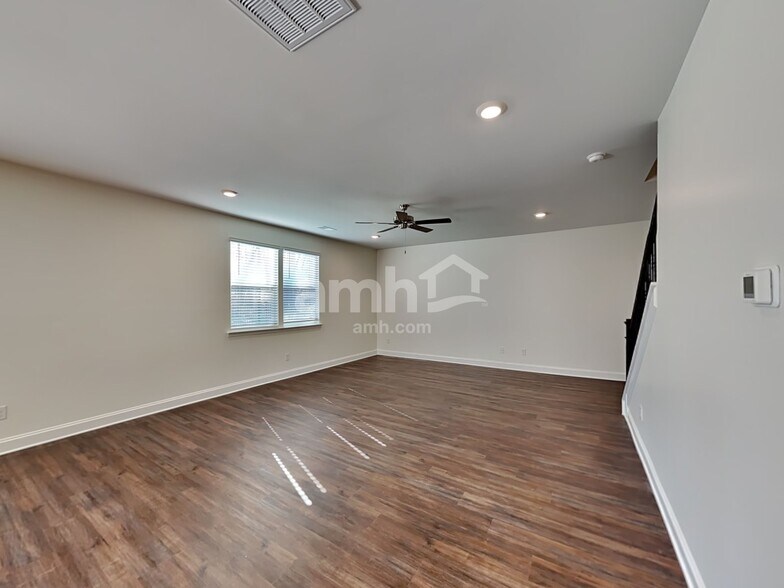 Building Photo - 624 Rivermist Dr