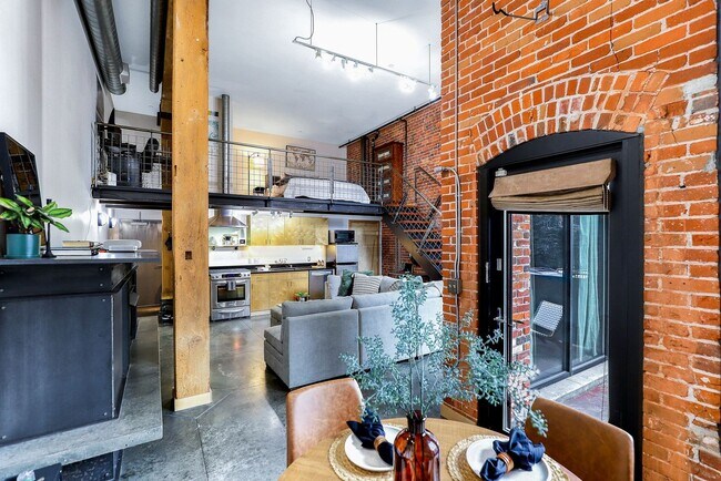 Building Photo - Cozy Loft in Downtown Spokane