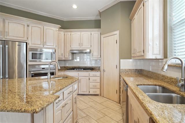 Building Photo - 300 Timber Lake Dr