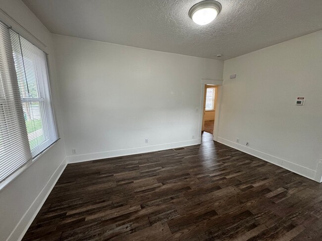 Building Photo - LEASING! Available June 30th