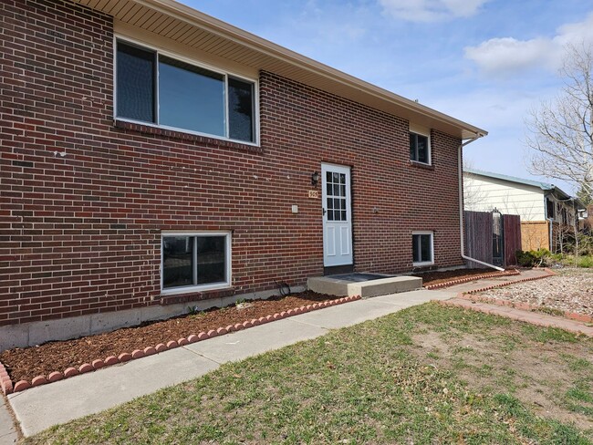 Primary Photo - 905 New Bedford Dr