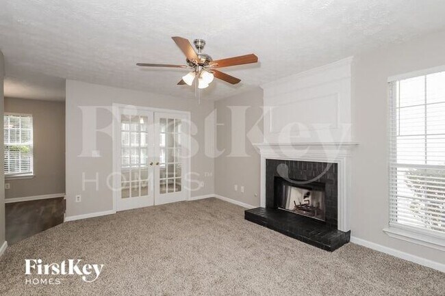 Building Photo - 8124 Valley Ridge Dr