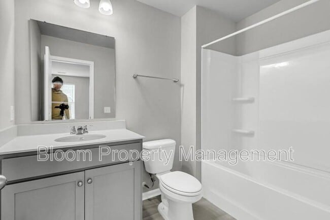 Building Photo - 640 Chigwell Springs Ln