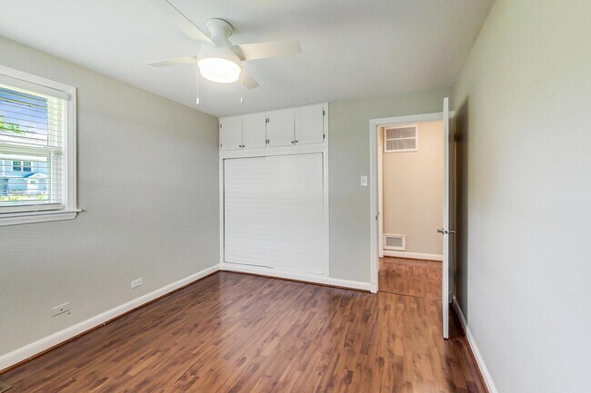 Building Photo - 3631 Kemman Ave