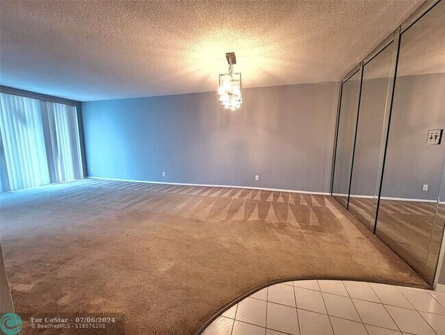 Building Photo - 3090 N Course Dr