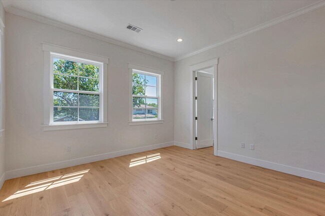 Building Photo - Newer High-Tech Home | Top Schools | Great...