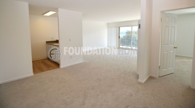 Building Photo - Sausalito Condo with Scenic Views!  Covered Parking!  Pool!  FOUNDATION
