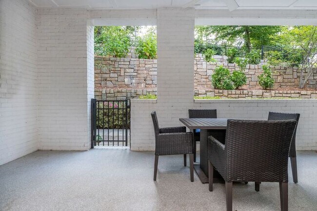 Building Photo - Welcome To The Sophia - Your Perfect Retreat in Historic Druid Hills!