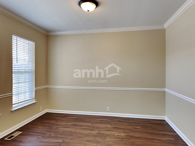 Building Photo - 1213 Travelers Pl