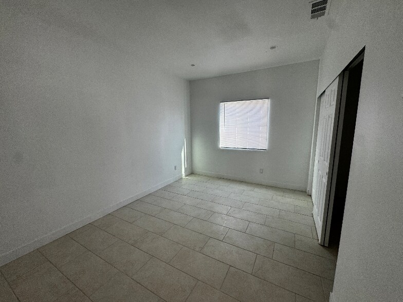 Building Photo - 1764 W 28th St