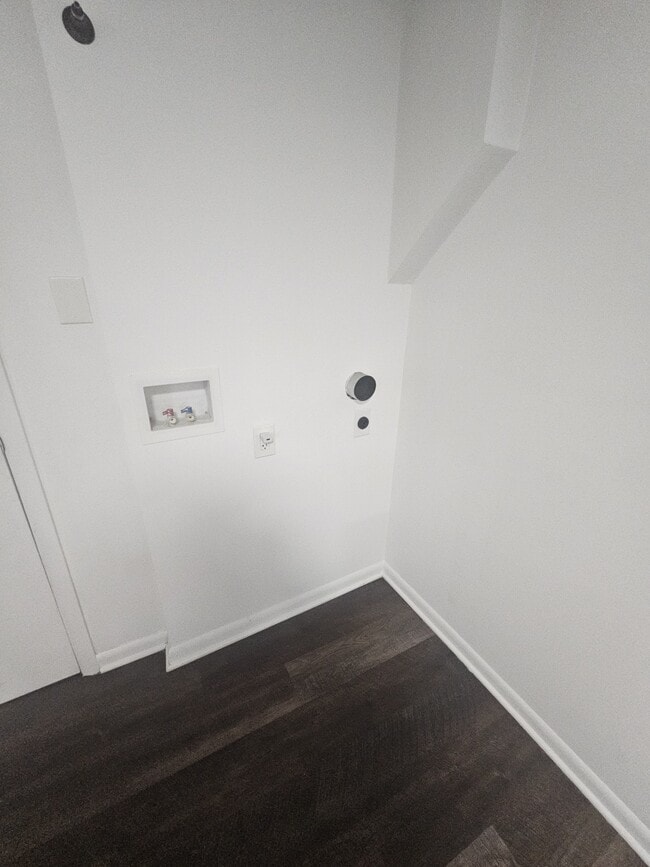 Building Photo - 330 S 9th St