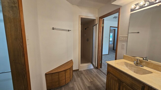 Building Photo - 1700 Kendolph Dr