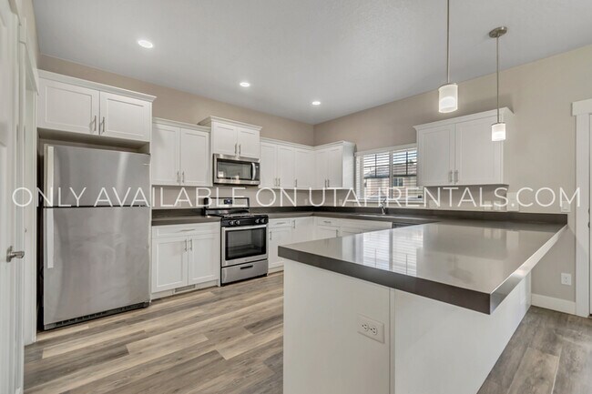 Building Photo - 1638 E Aspen Loop