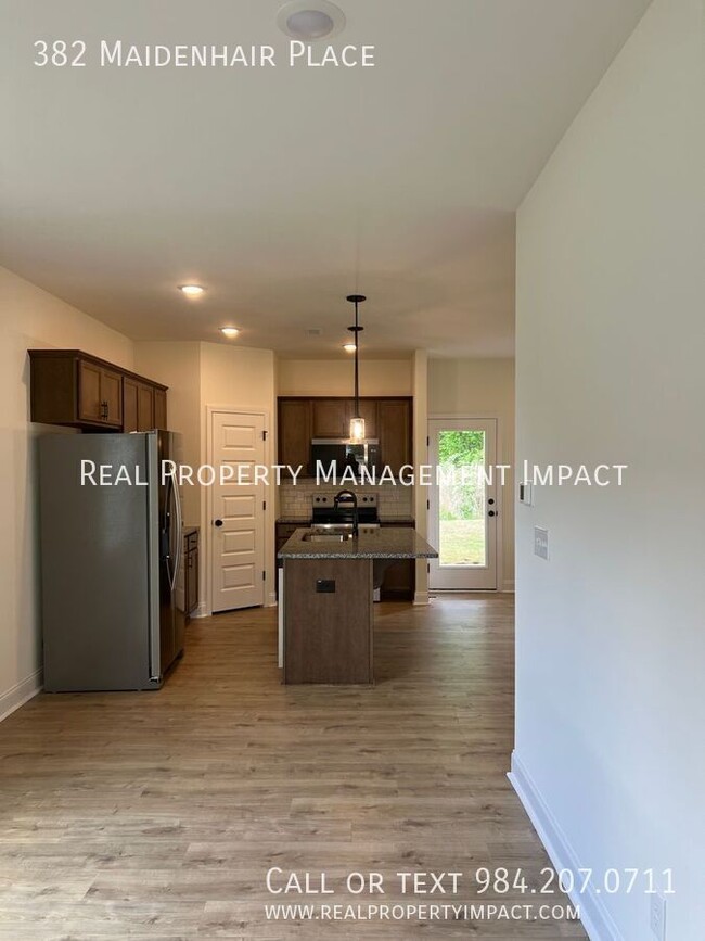 Building Photo - 382 Maidenhair Pl