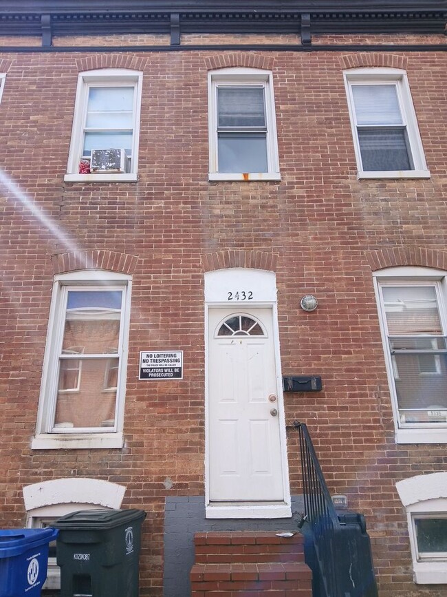 Primary Photo - 2432 Etting St