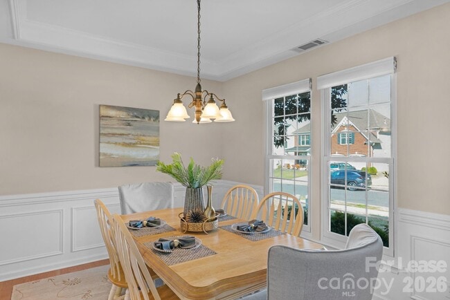 Building Photo - 2076 Belair Dr