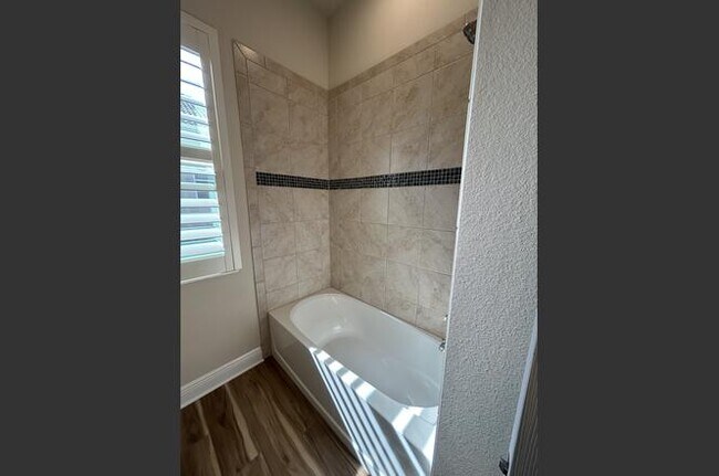 Building Photo - 307 W Redsox Path